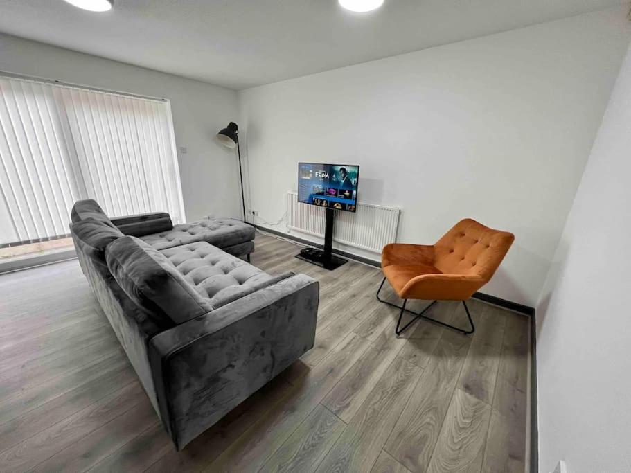 3 Bedroom House With Parking Manchester Exterior foto