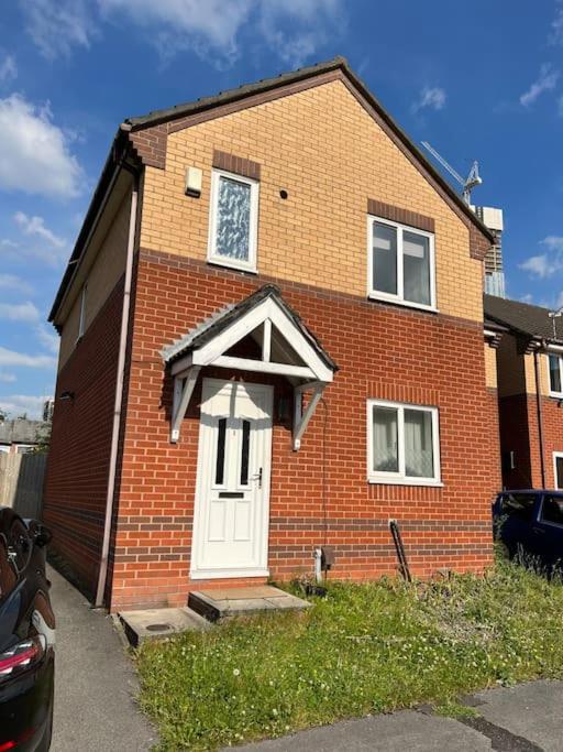 3 Bedroom House With Parking Manchester Exterior foto
