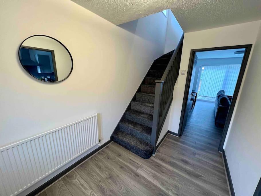 3 Bedroom House With Parking Manchester Exterior foto