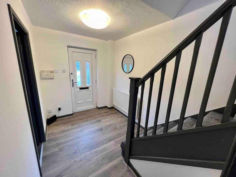 3 Bedroom House With Parking Manchester Exterior foto