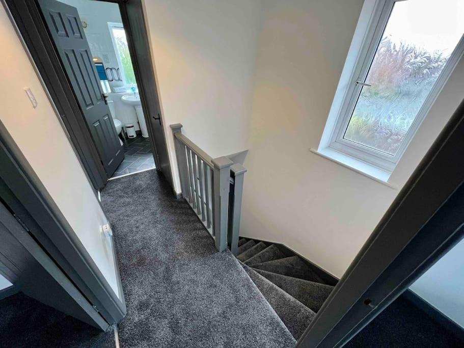 3 Bedroom House With Parking Manchester Exterior foto