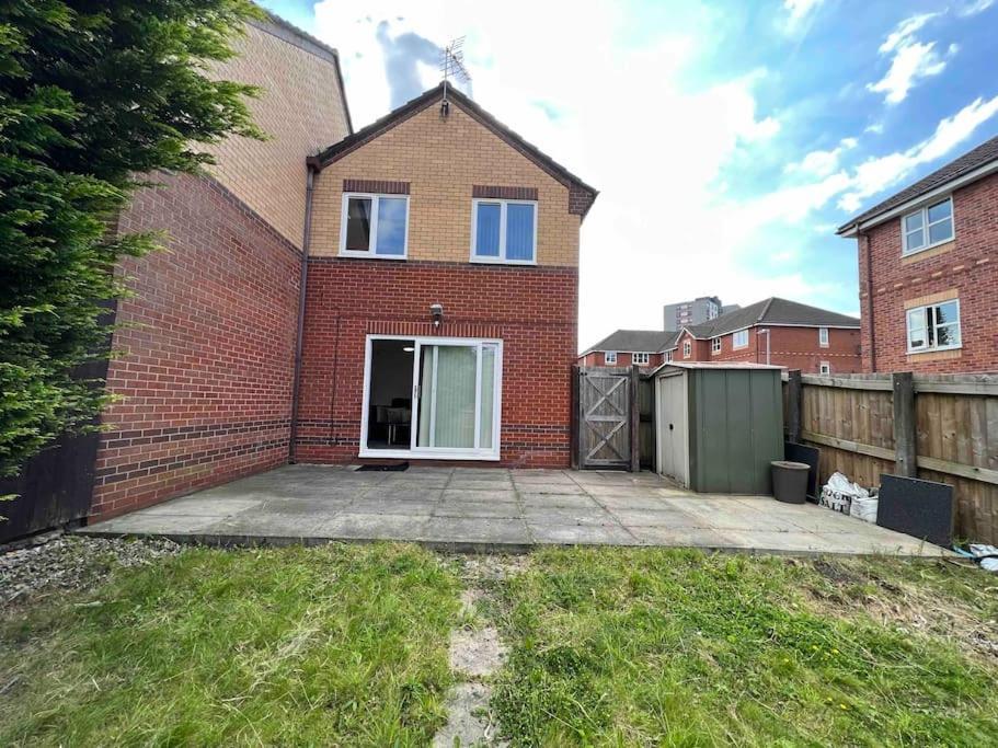 3 Bedroom House With Parking Manchester Exterior foto